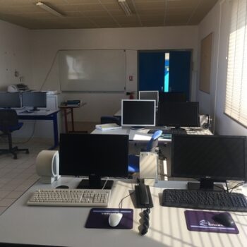 4 postes élèves et poste maître