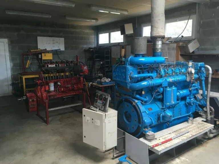 moteur Baudoin 6 cylindres en ligne